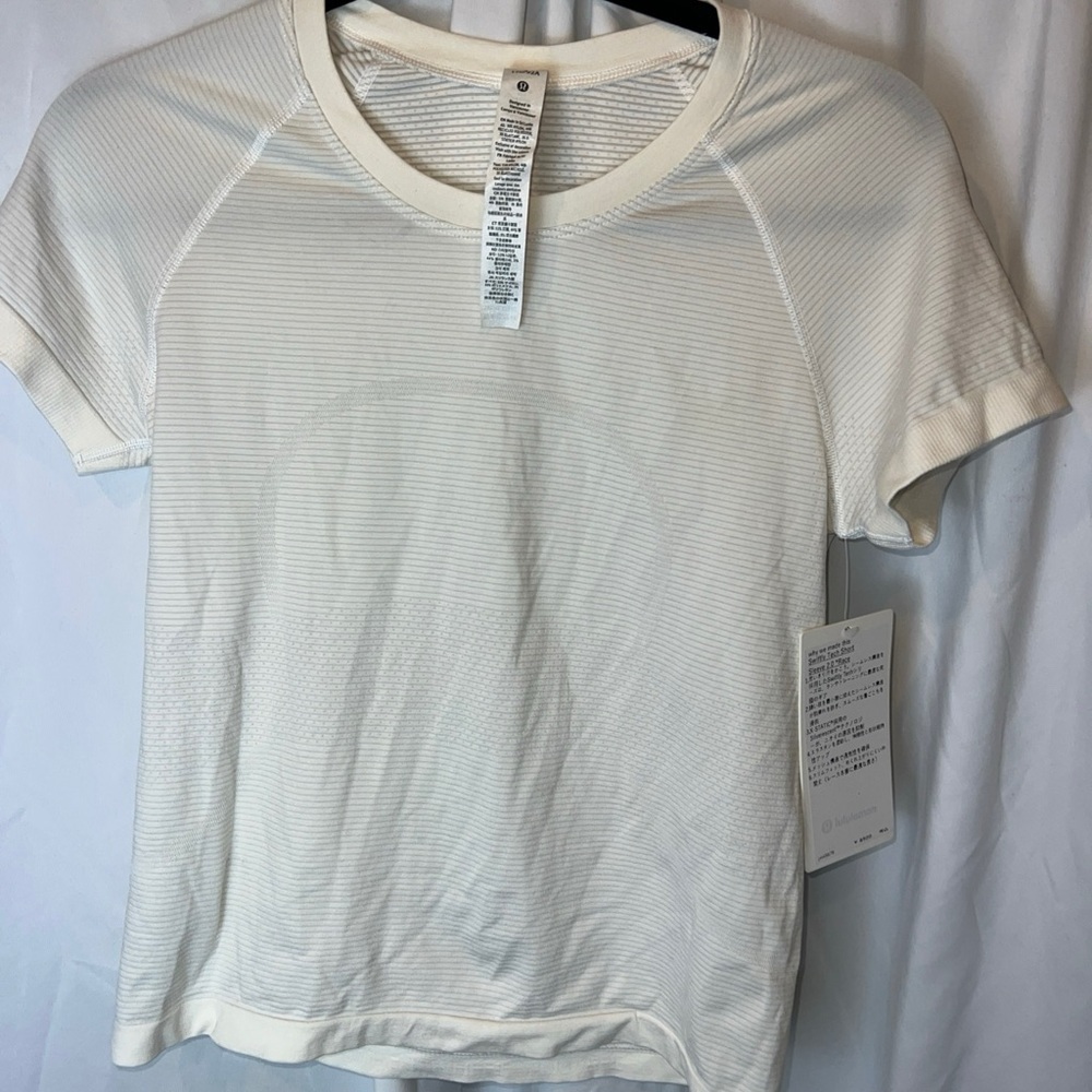 Lululemon Athletica Cream Short Sleeve Tee